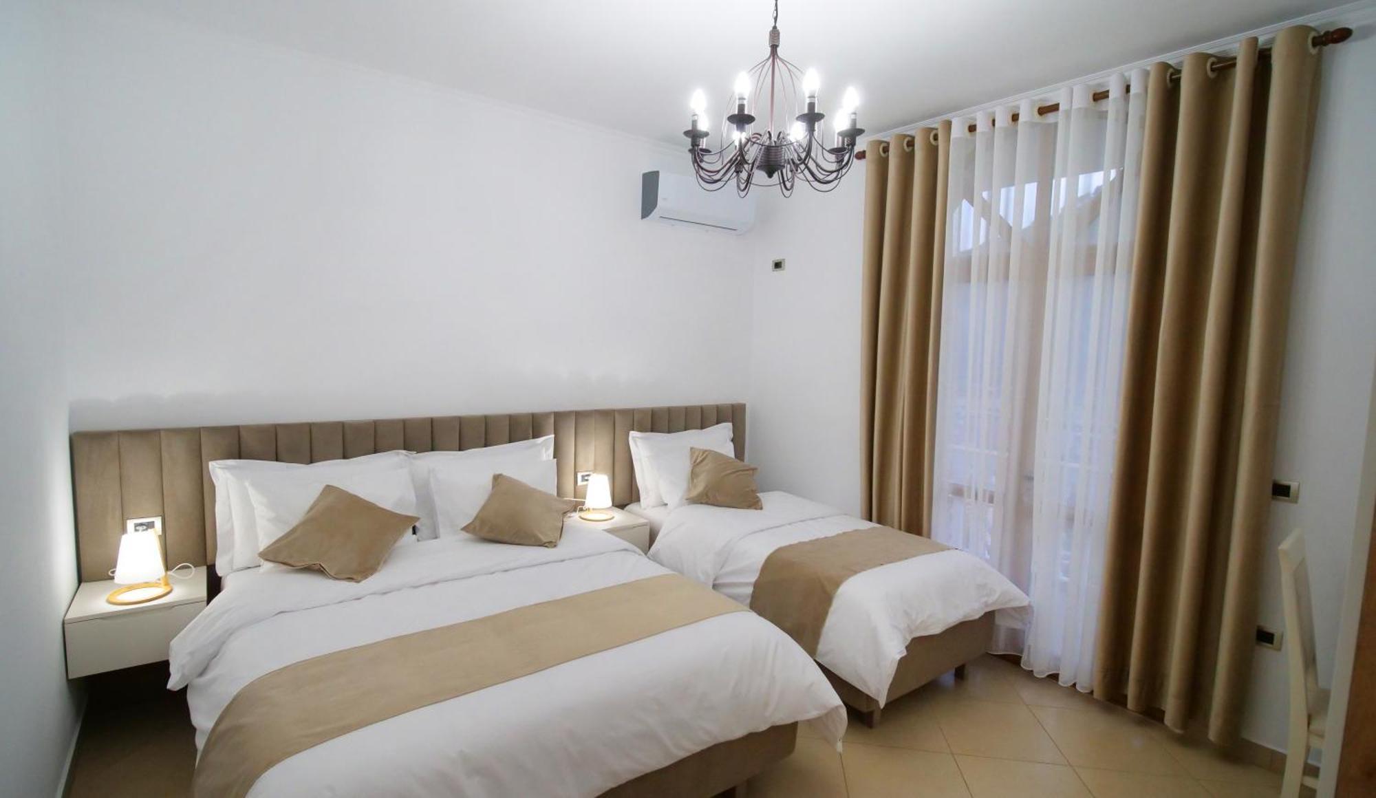 Vila Malasi Berat Exterior photo