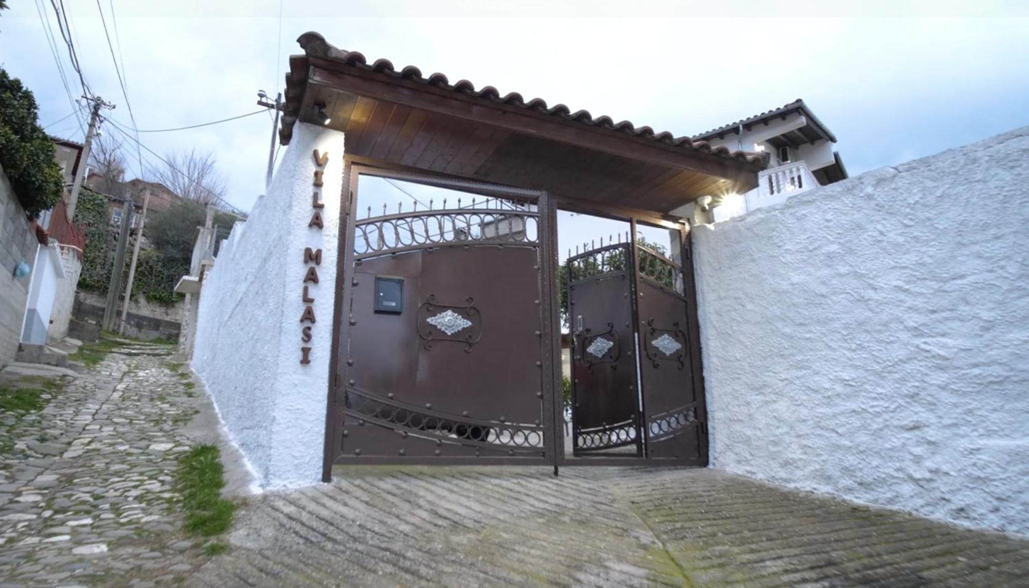 Vila Malasi Berat Exterior photo
